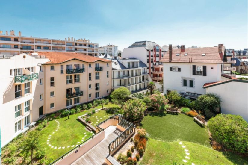 Apartment in Saint-Charles-Golf, France