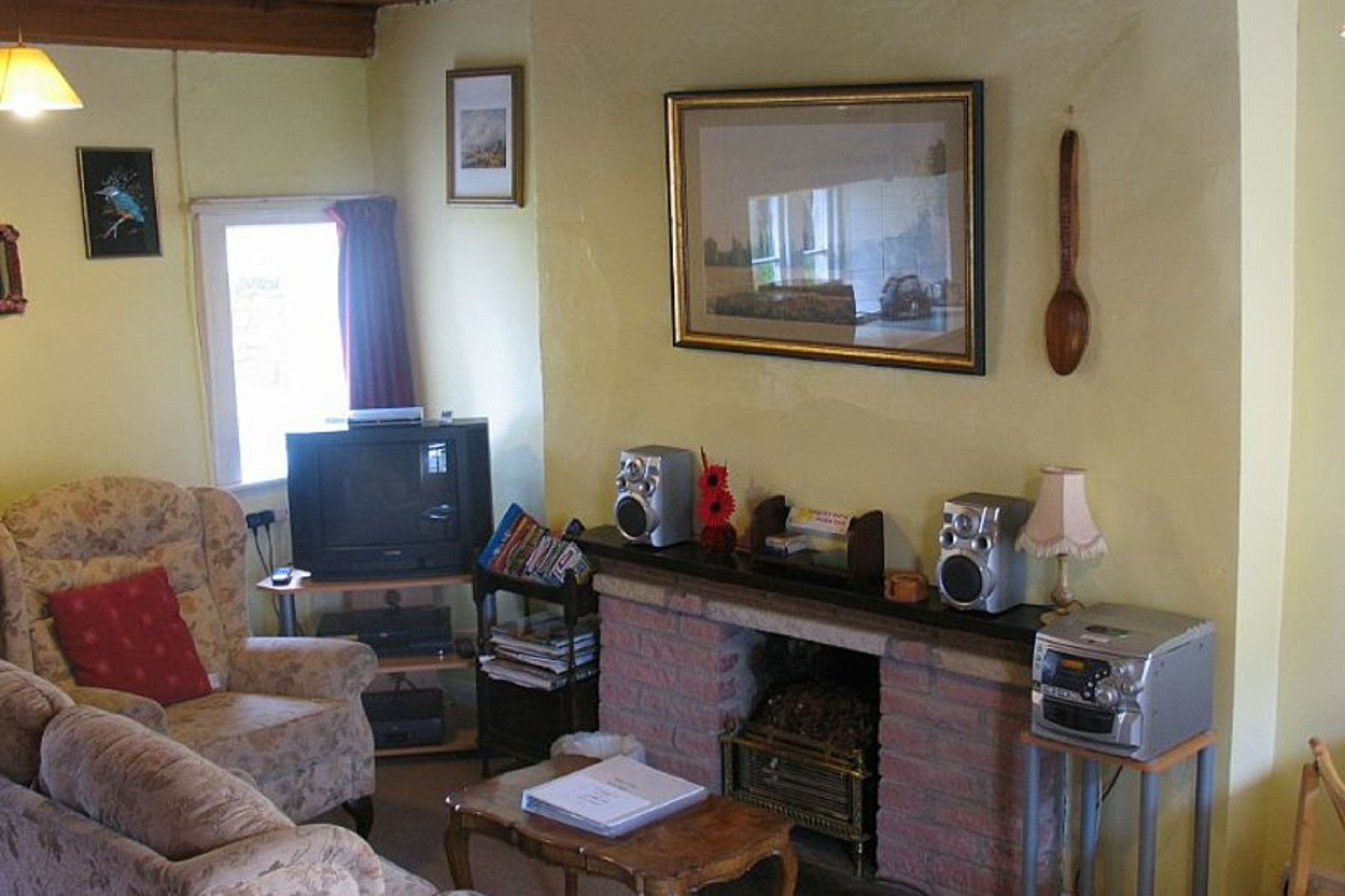 Cobble Cottage Sitting