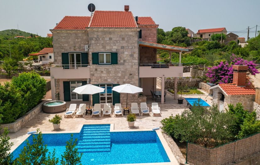 Villa in Gromača, Croatia