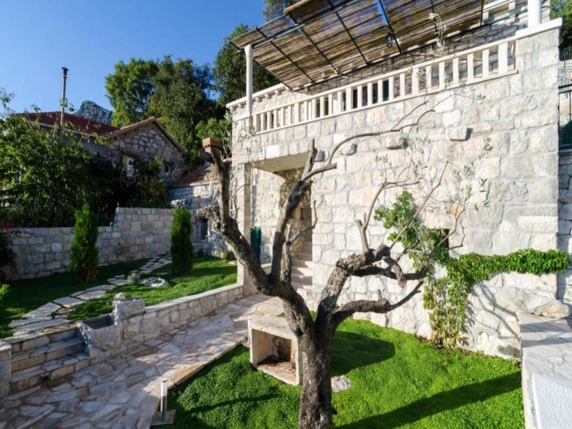 Villa in Dunave, Croatia