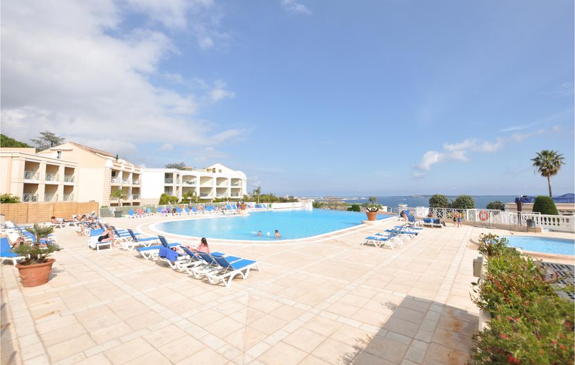 Apartment in Pierre Longue, the South of France