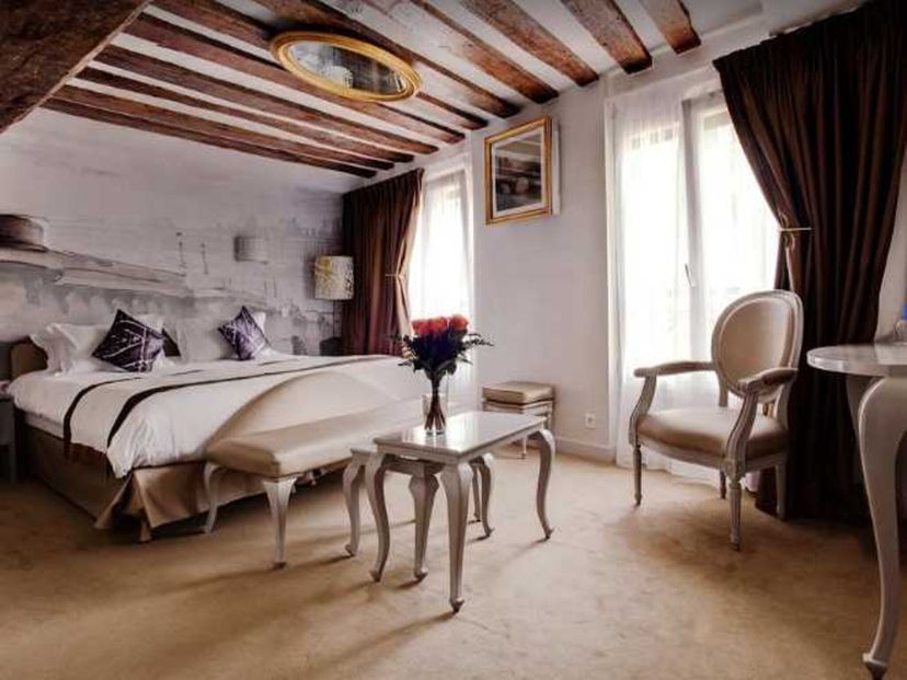 Apartment in Les Halles, Paris
