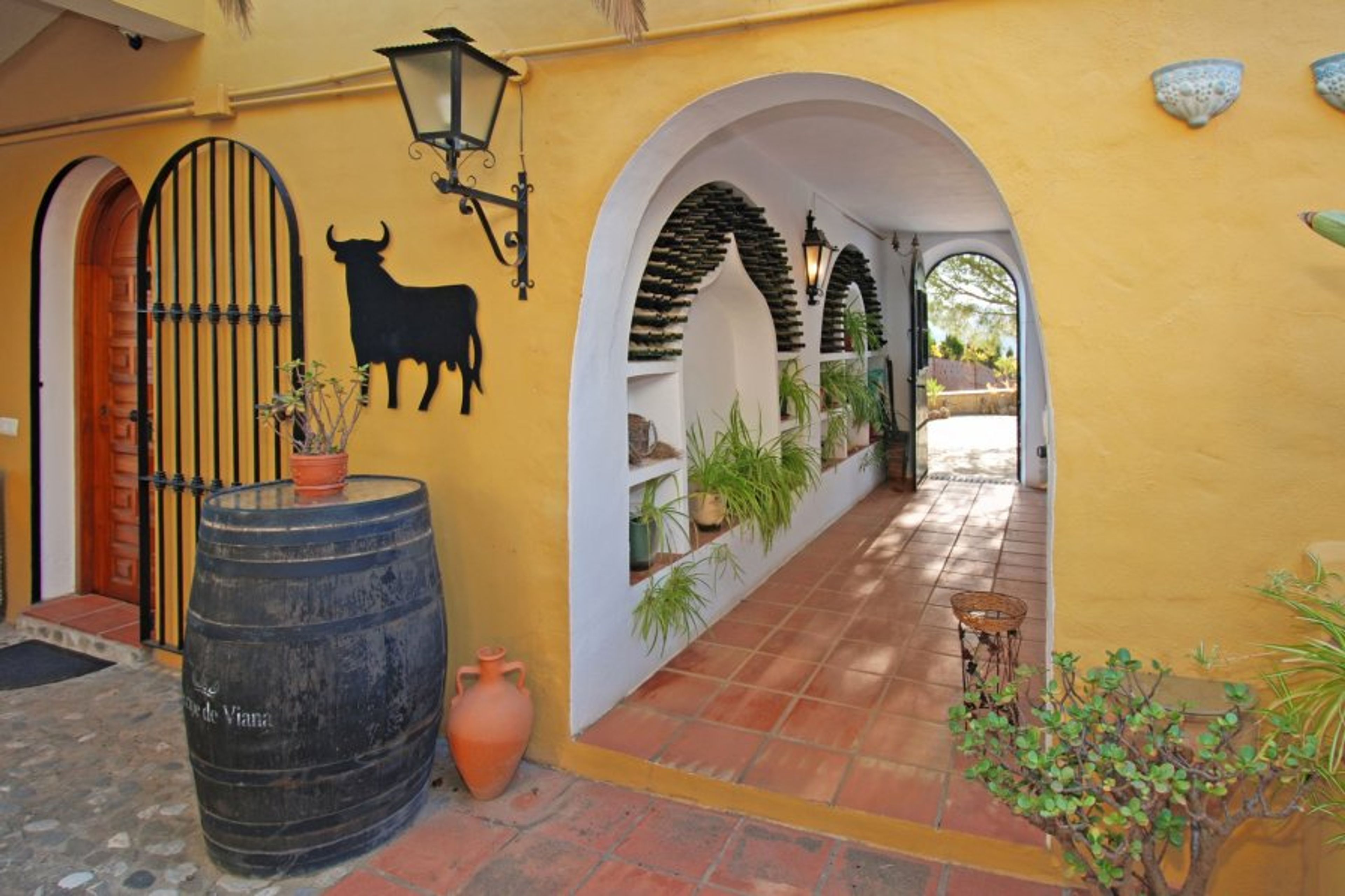 You can find typical Andalusian details throughout the entire house.
