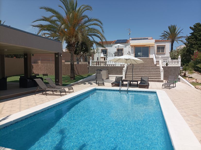 Villa in Mil Palmeras, Spain