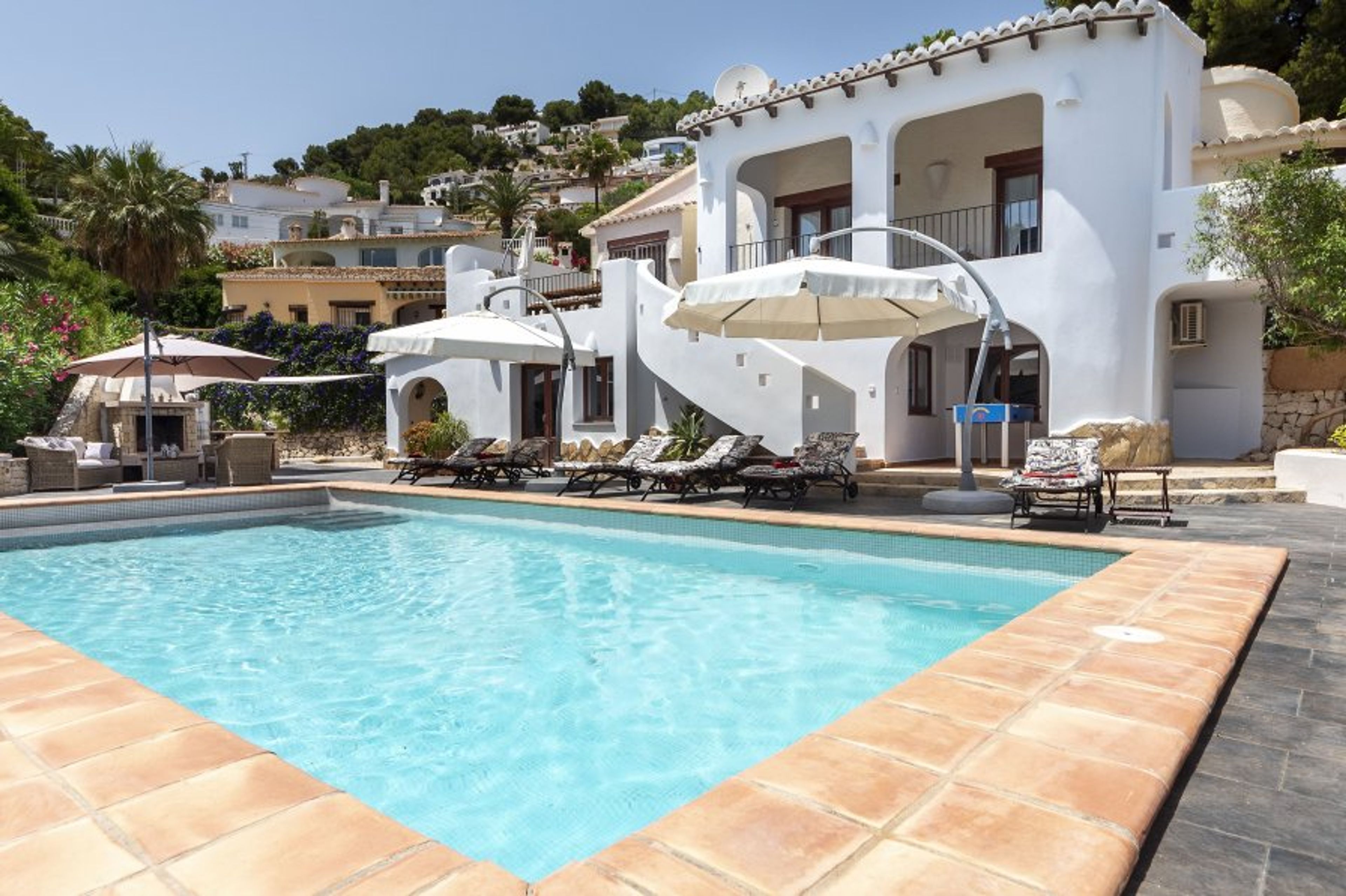 Recently renovated villa for 10 with a private pool and sea view