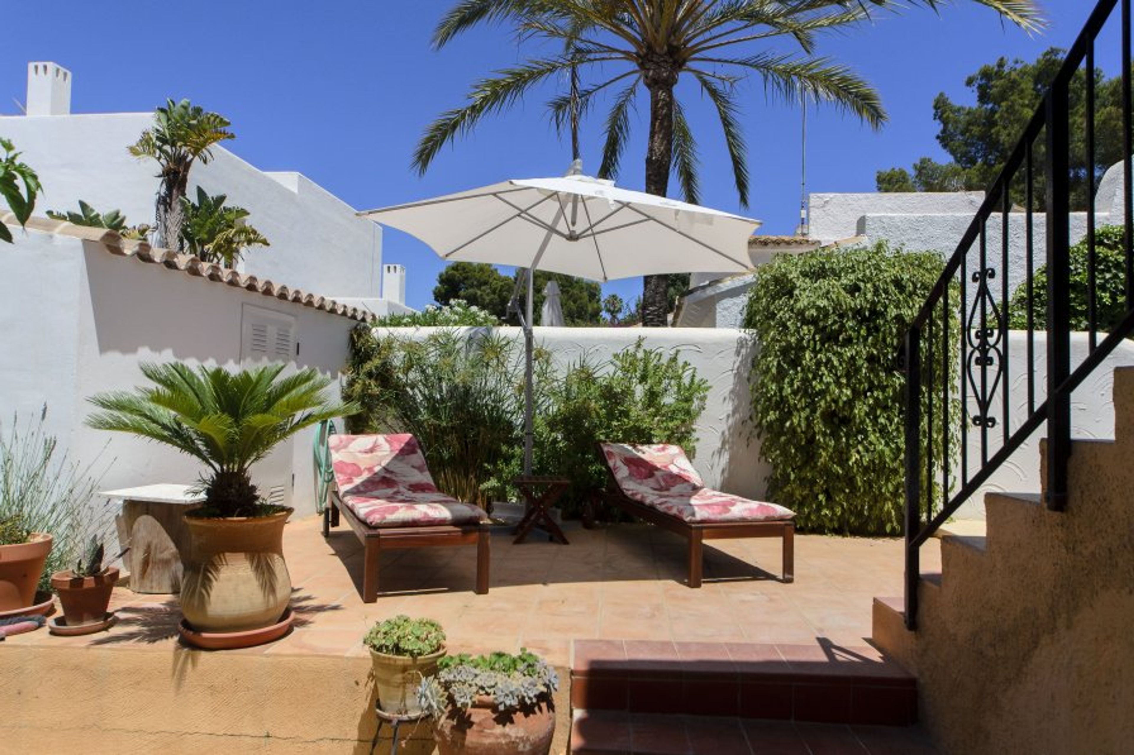 Traquil terrace with sun lounges