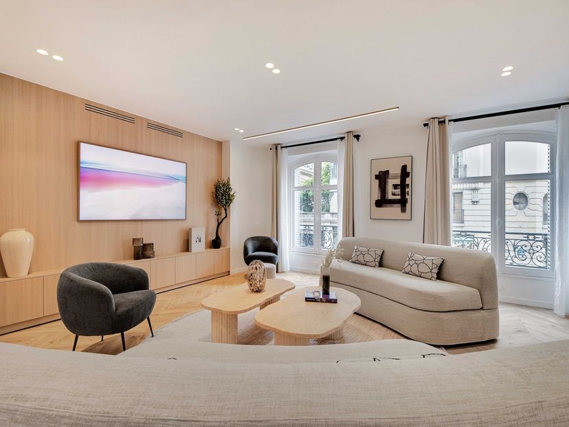 Apartment in Madeleine, Paris