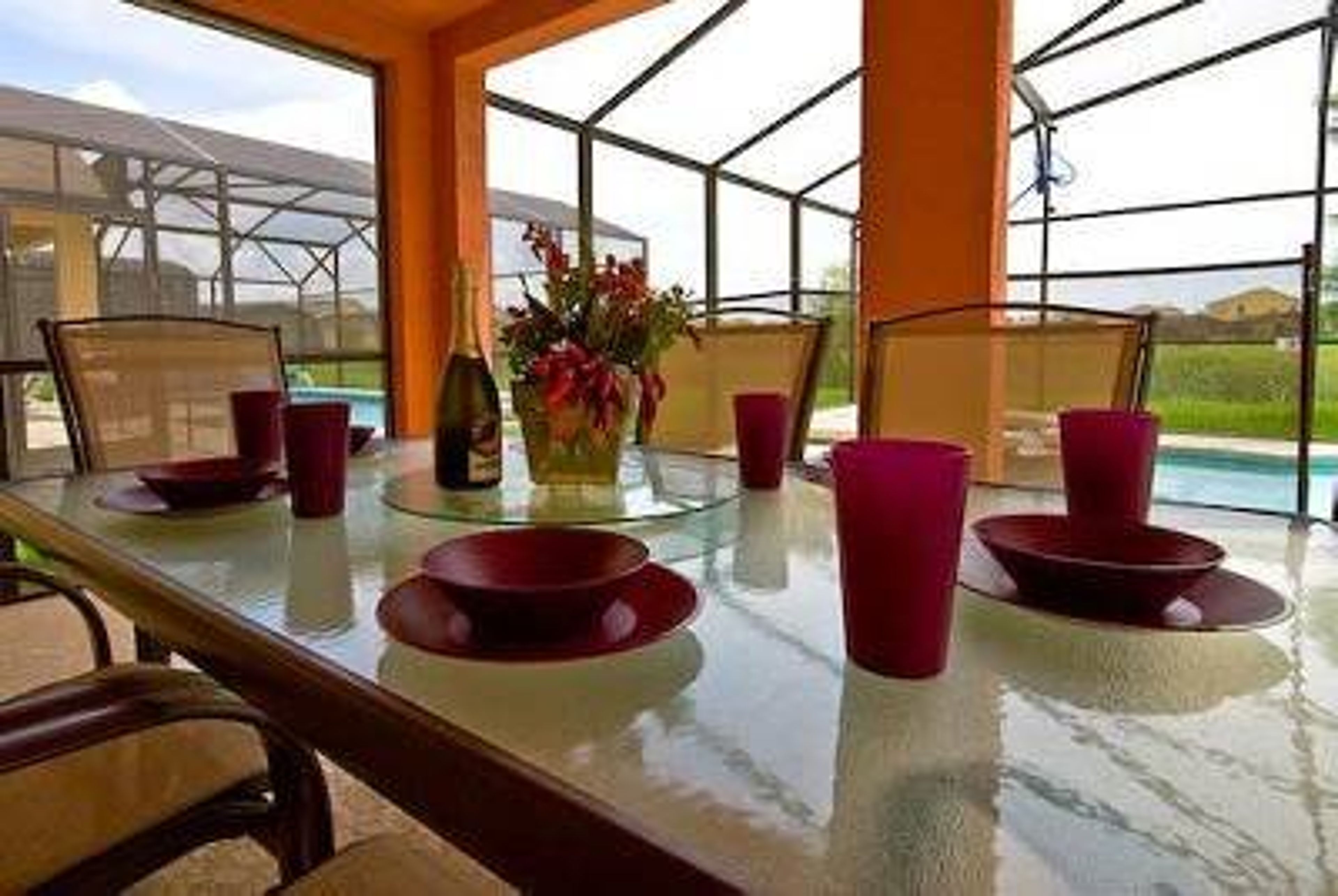 Dine Al-Fresco under the shaded Lanai