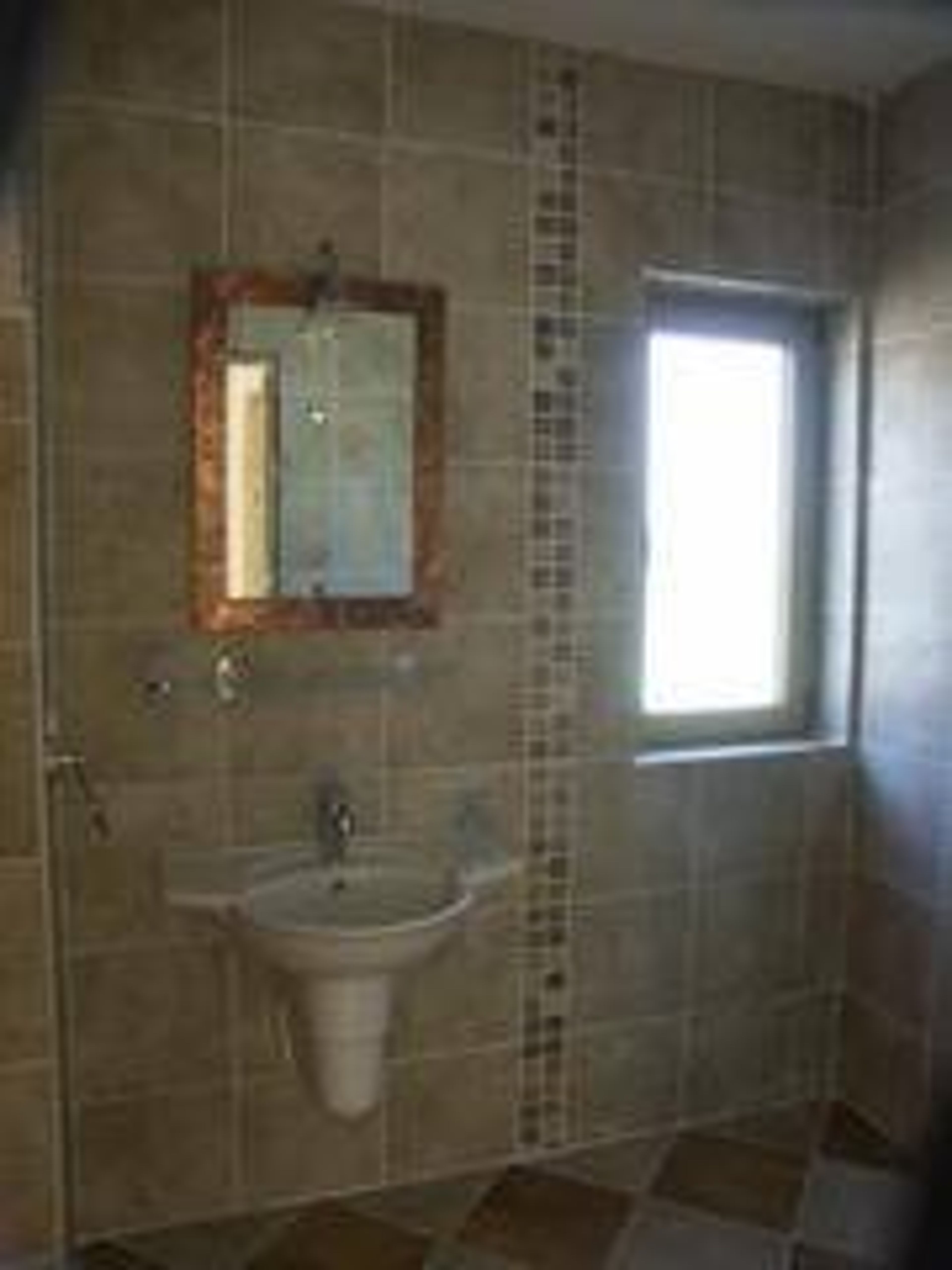 An en-suite bathroom