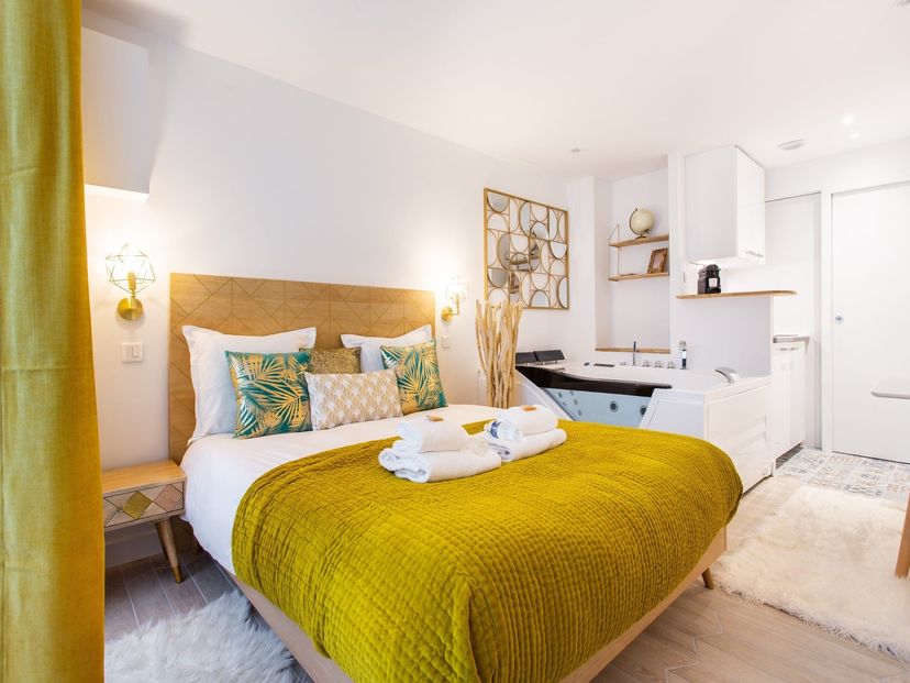 Apartment in France, Batignolles