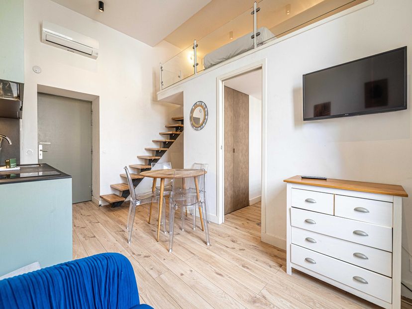 Apartment in France, Cassini