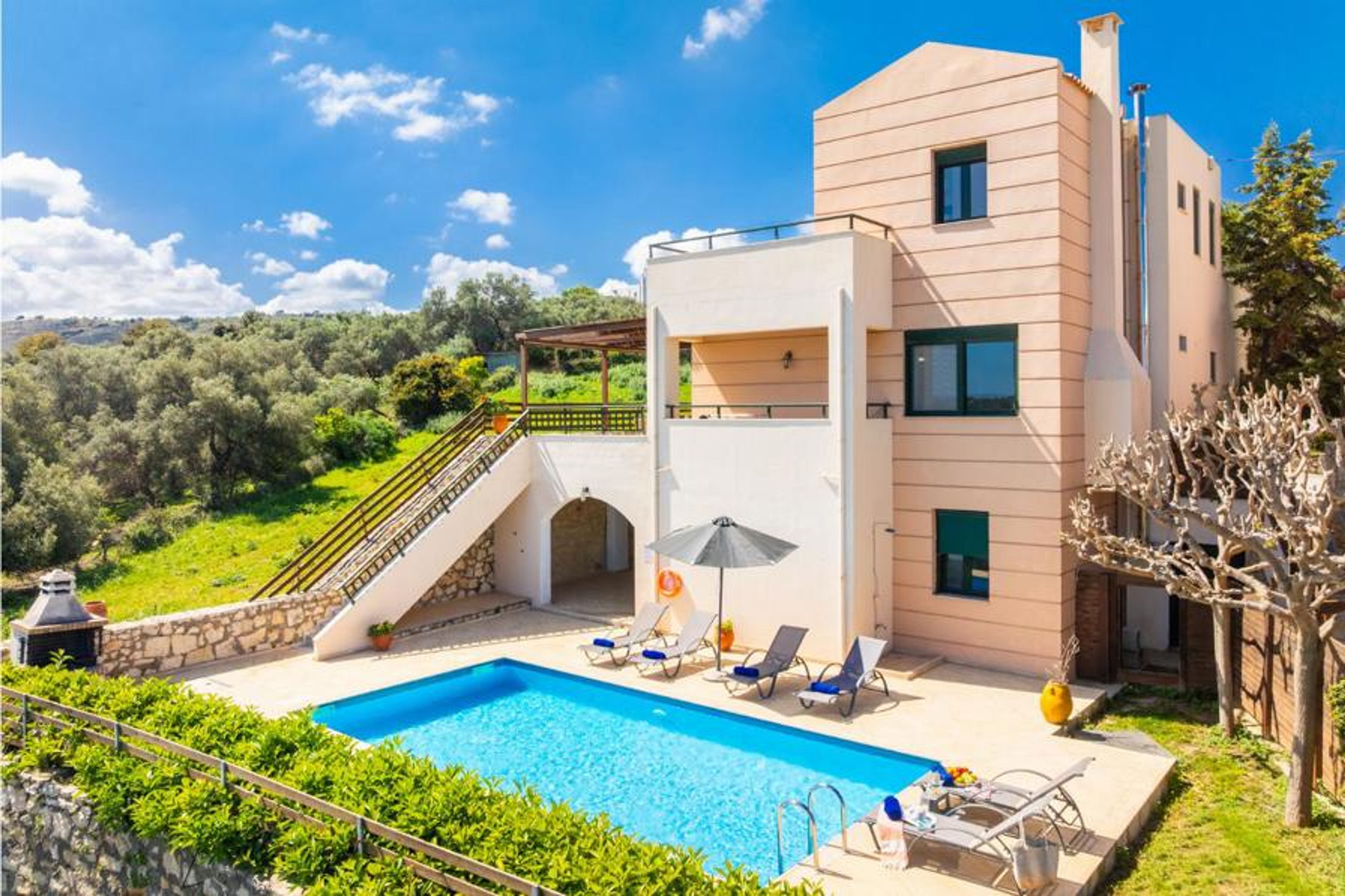Beautiful villa with private pool and terrace with sea views