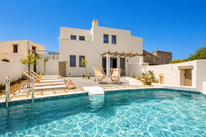 Villa in Greece, Agia Triada: Beautiful villa with private pool and terrace with sea views