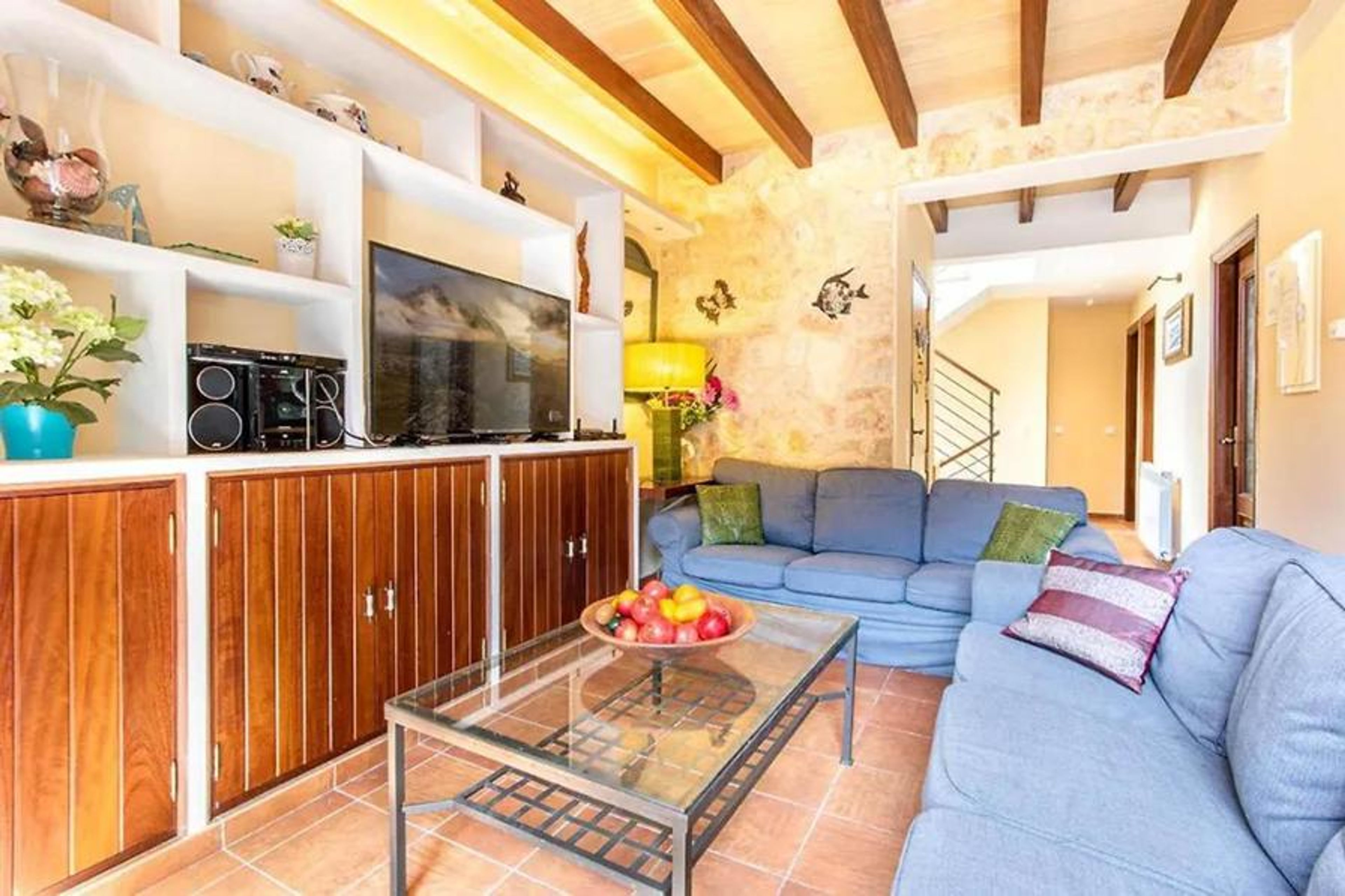Living room with sofas, WiFi internet, and satellite TV