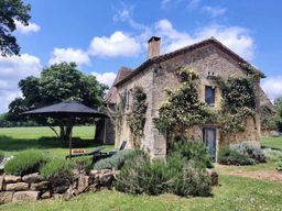 Cottage to rent in Nouvelle-Aquitaine, France