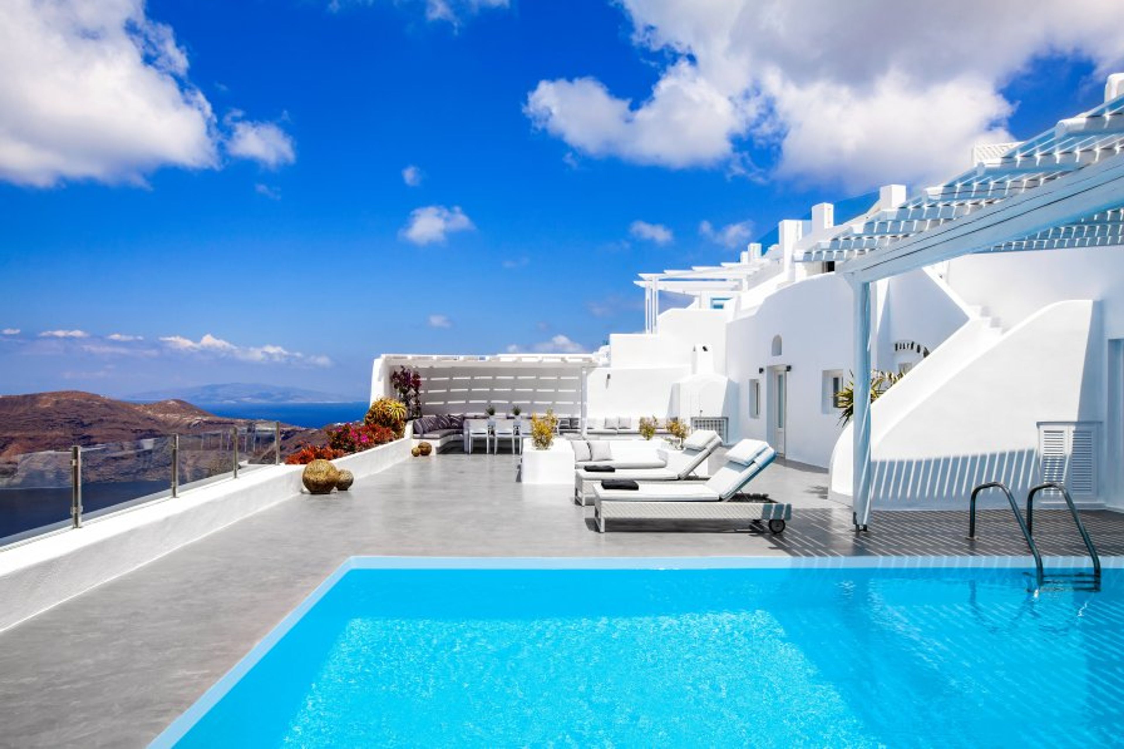 Private pool with spacious terrace 