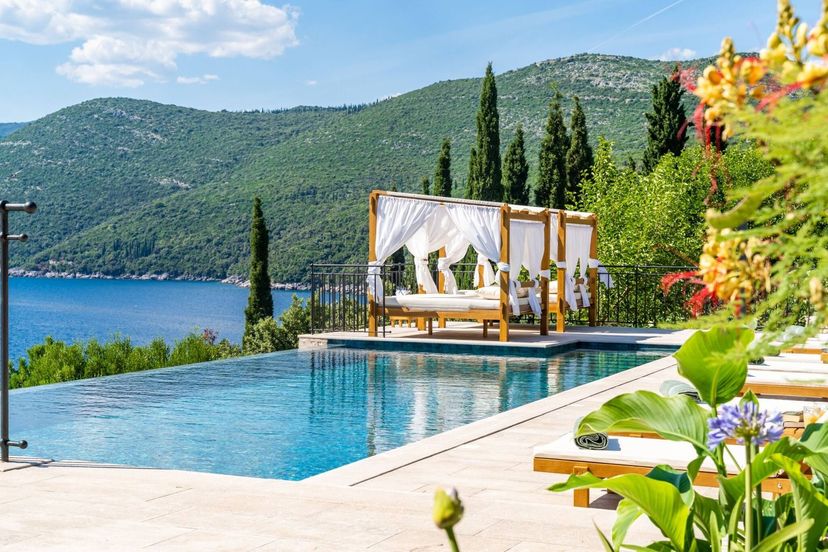 Villa in Molunat, Croatia