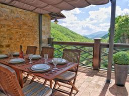 Umbria holiday apartment rental with shared pool