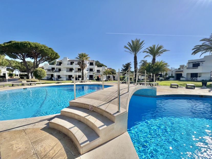 Apartment in Portugal, Semino