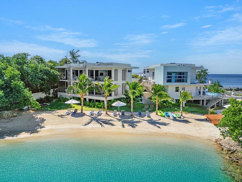 Villa in Jamaica, Whitehouse