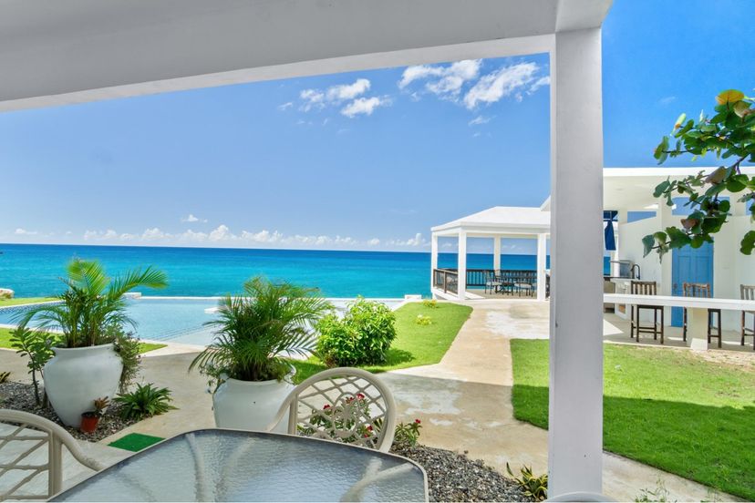 Villa in Jamaica, Whitehouse