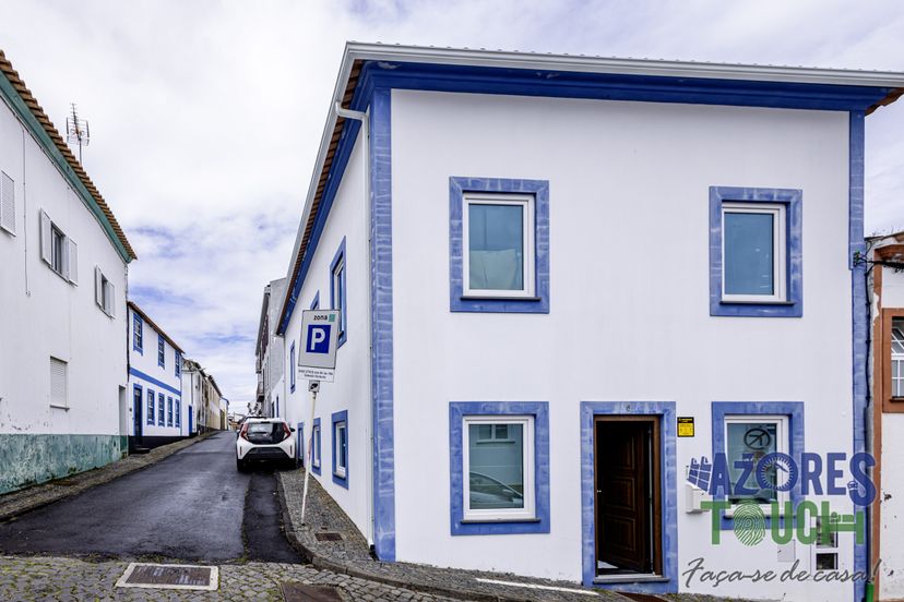 Town house in Portugal, Praia da Vitória