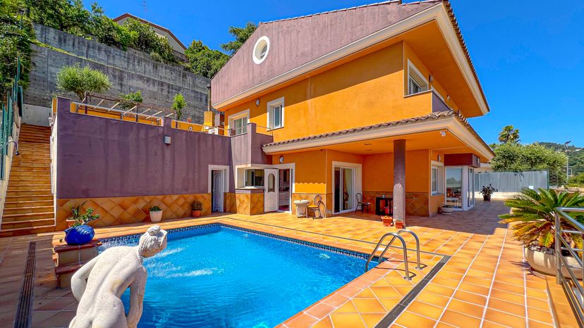 Villa in Santa Susanna, Spain