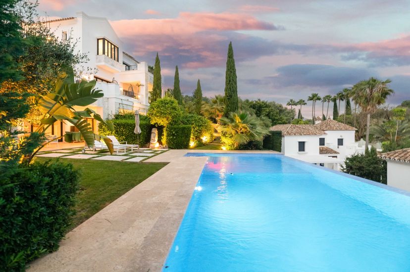Villa in La Alquería-El Paraíso, Spain