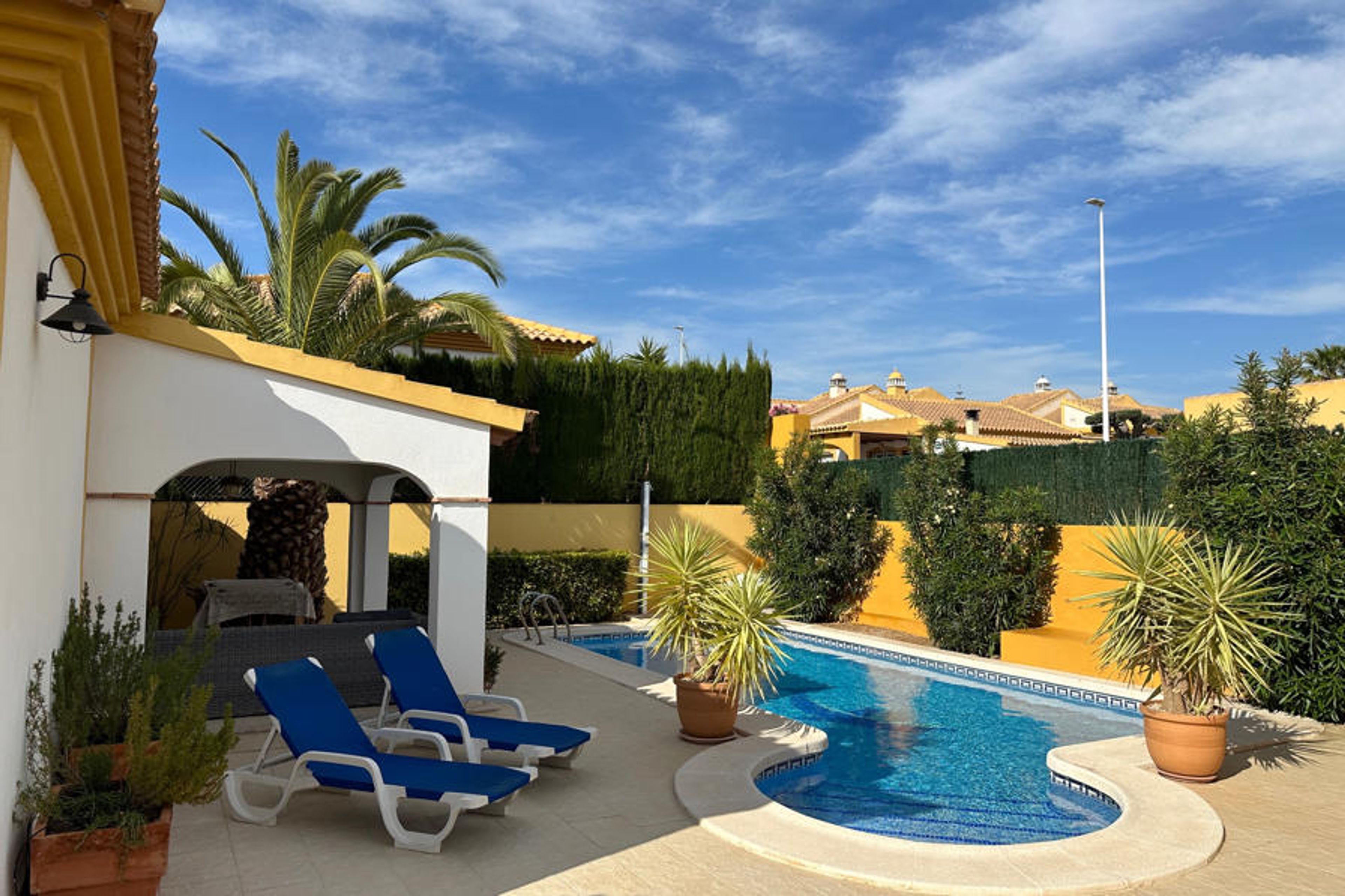 Sun and shade around the pool.