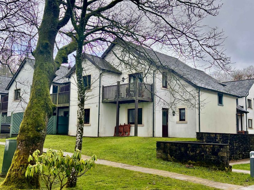 House in United Kingdom, Hutton