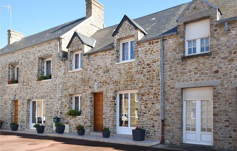 Villa in France, Créances