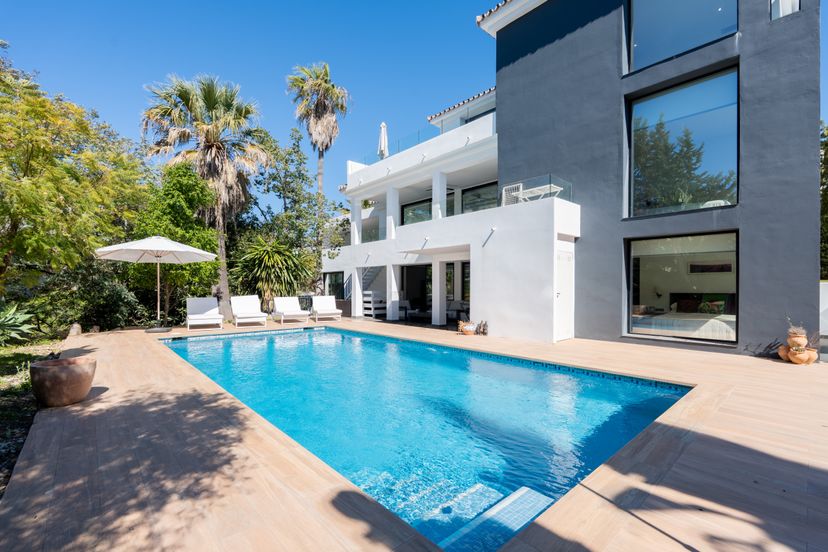 Villa in La Alquería-El Paraíso, Spain