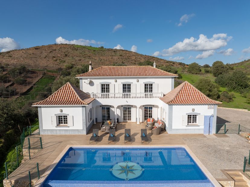 Villa in Portugal, Solteiras