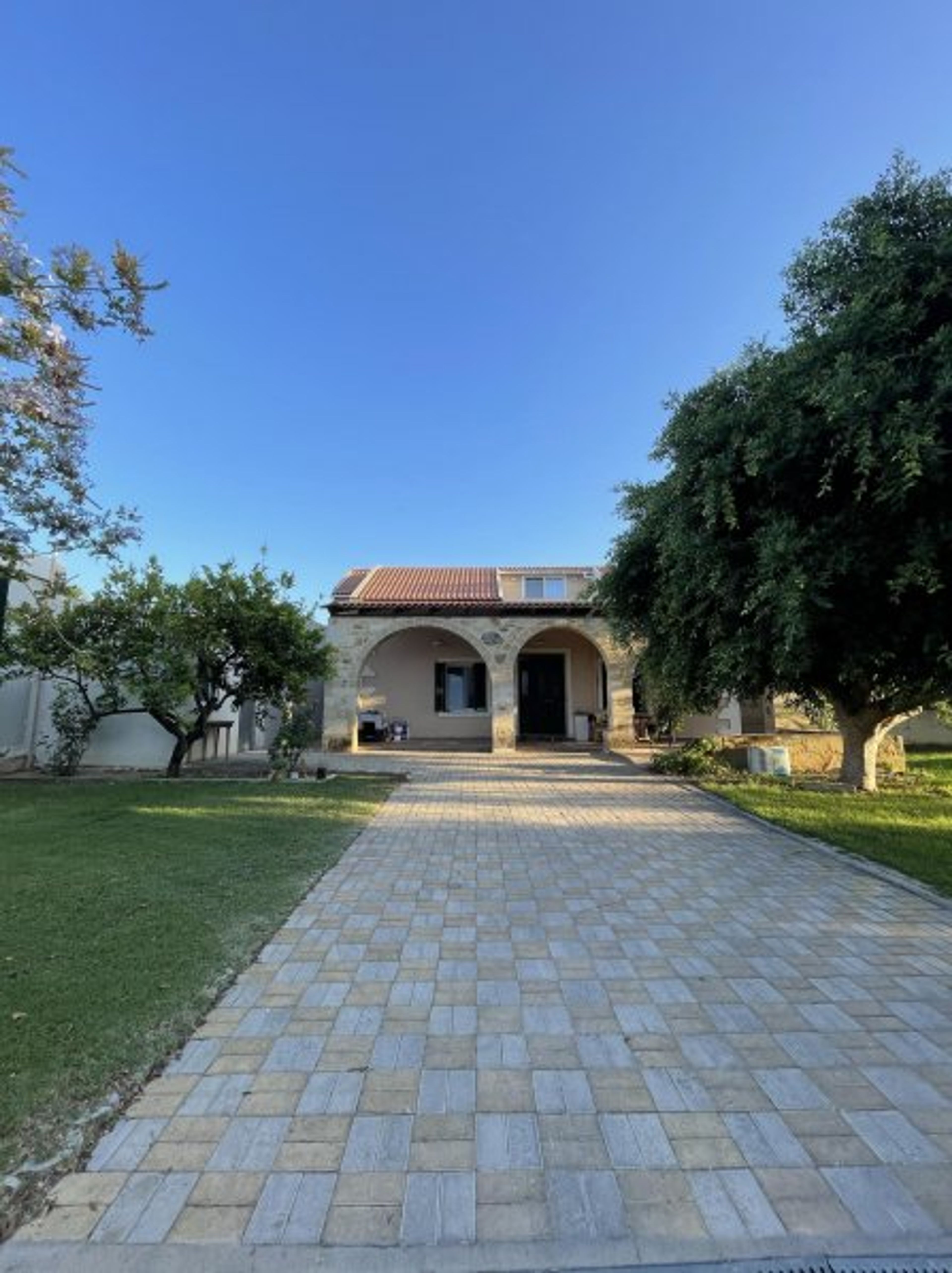Maleme Maisonette