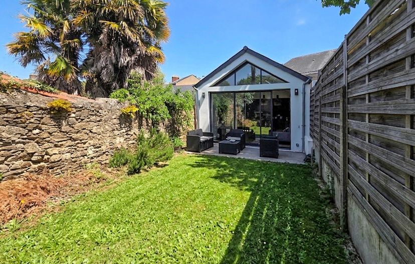 Villa in Petit Bois, France