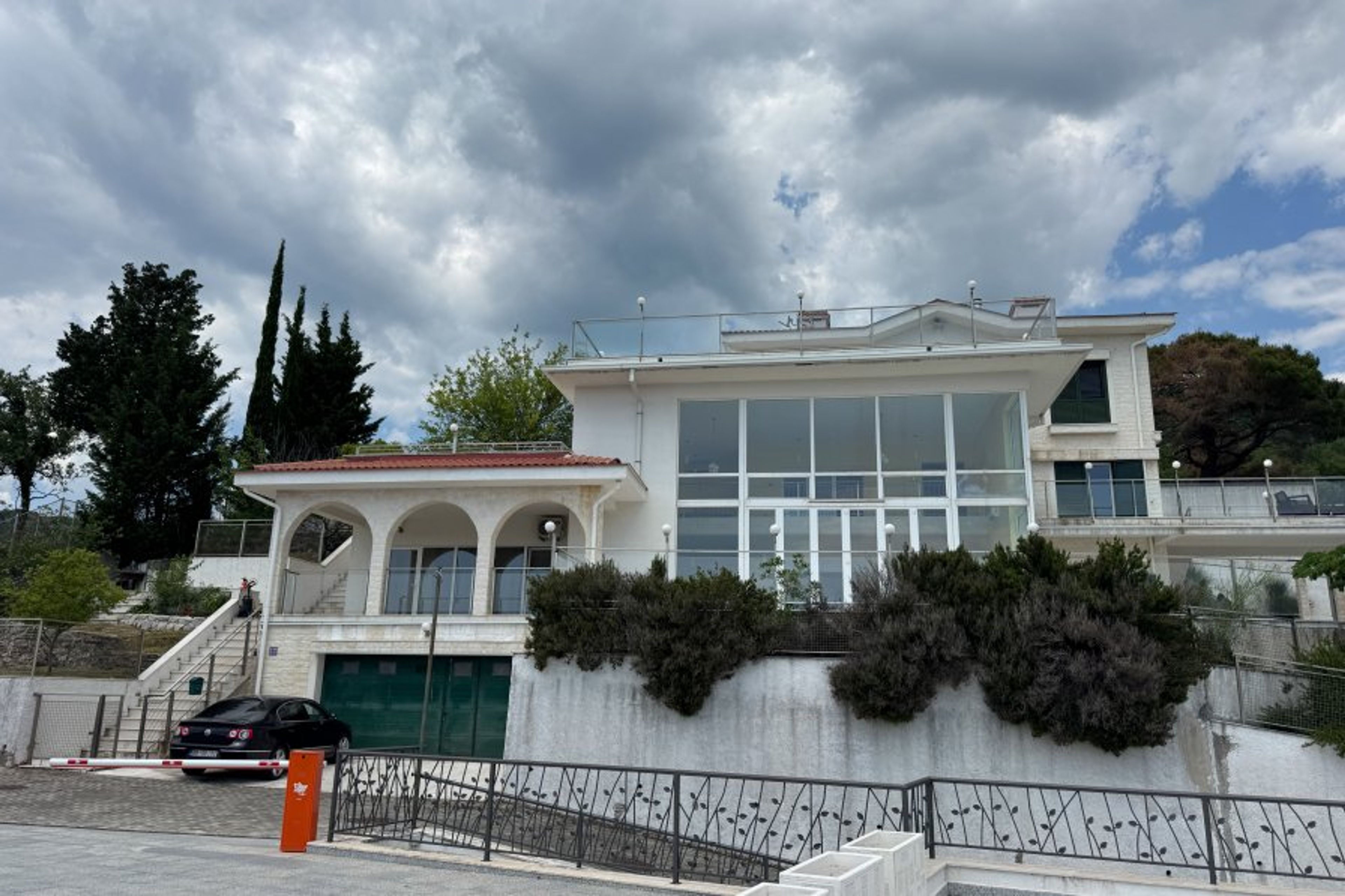 Villa Mariia 
(view from the front) 