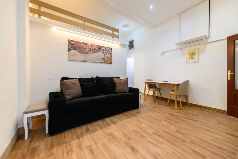 Apartment in Spain, Universidad