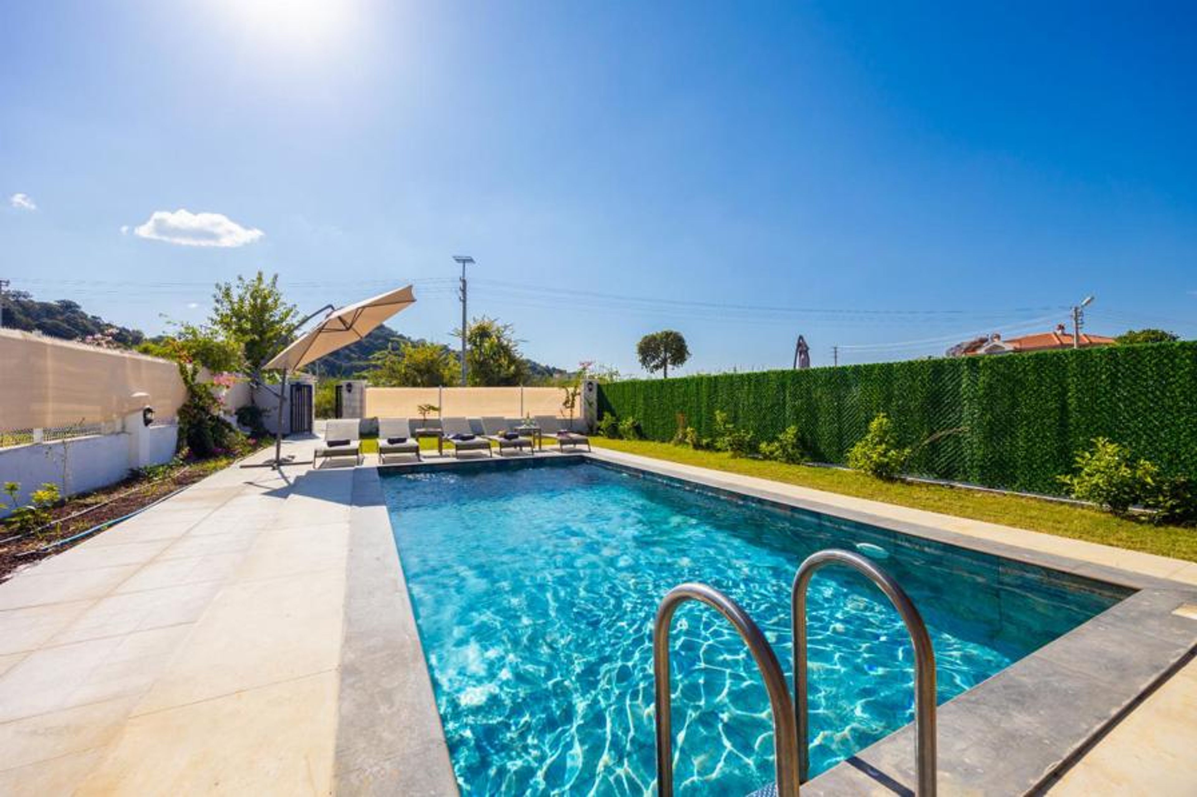 Private pool and terrace