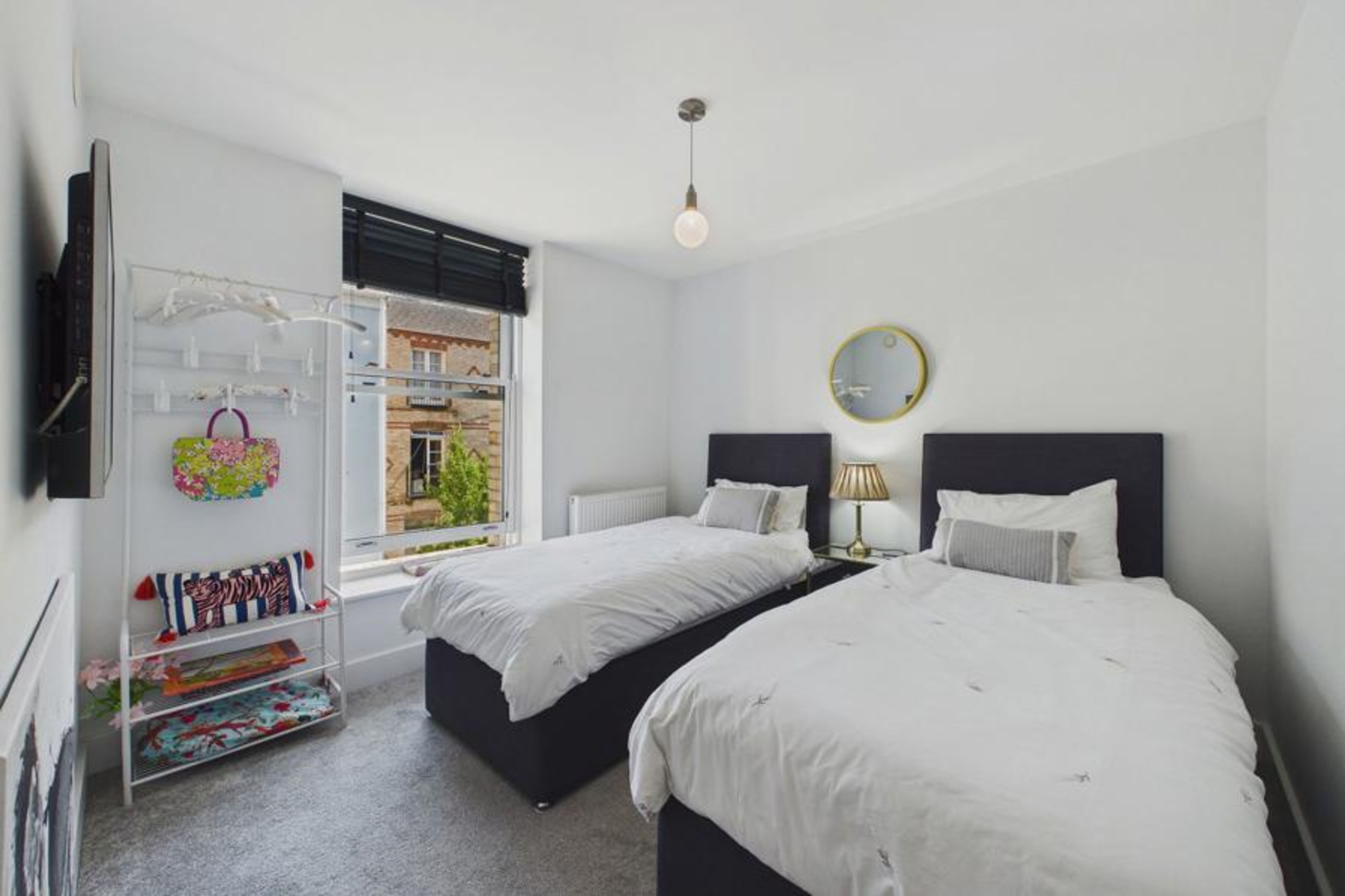 7 Arlington Villas Twin Bedroom