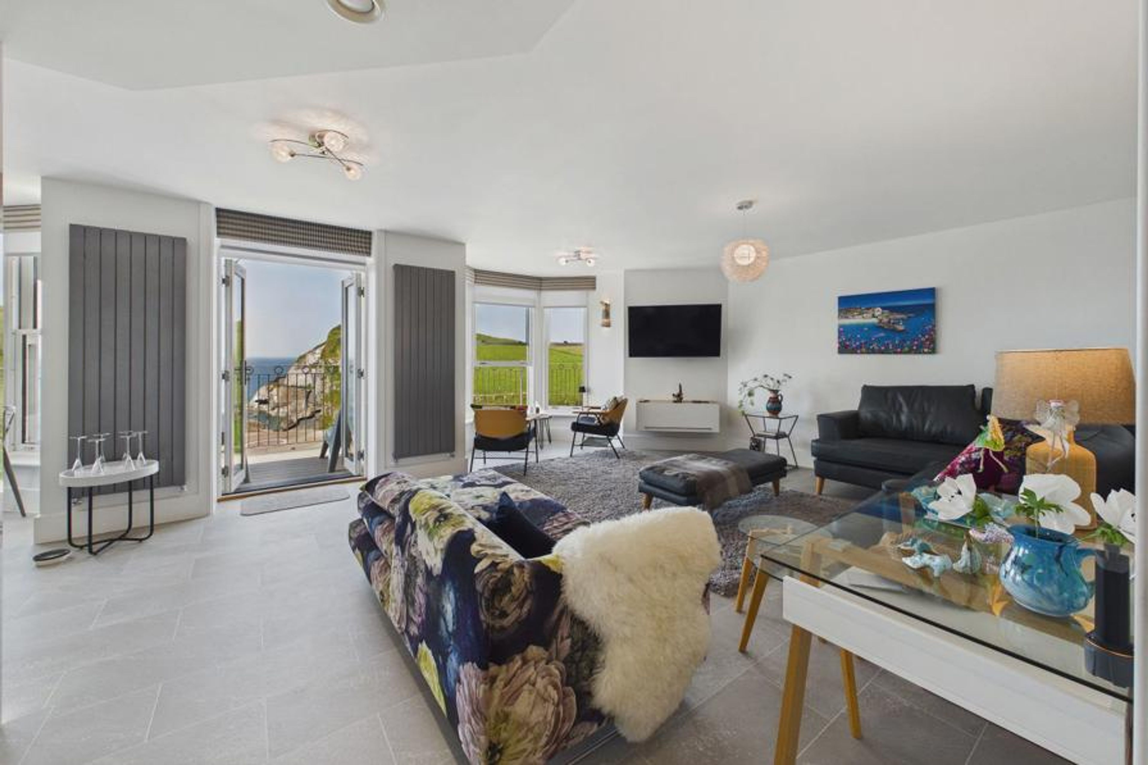 7 Arlington Villas Living Room