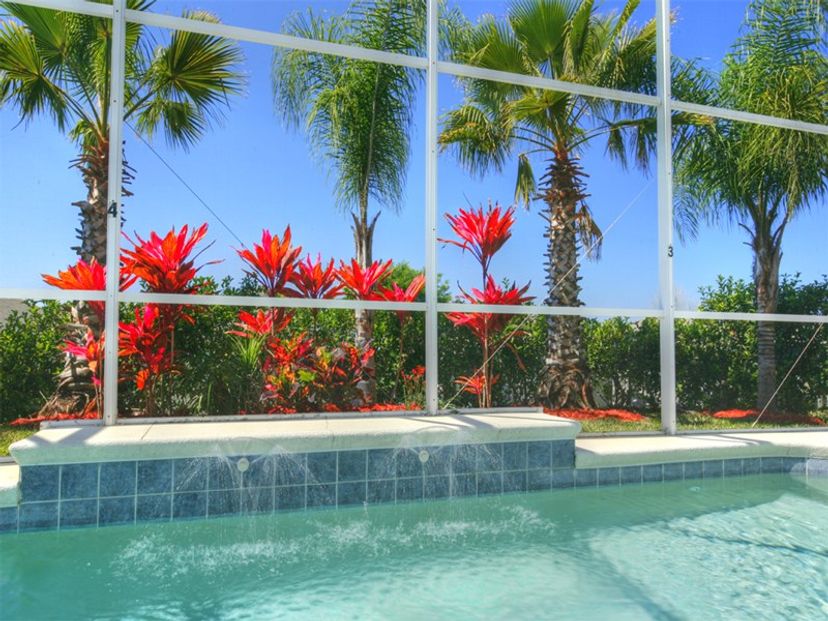 Villa in Highlands Reserve Golf course, Florida: Atractive planting around pool