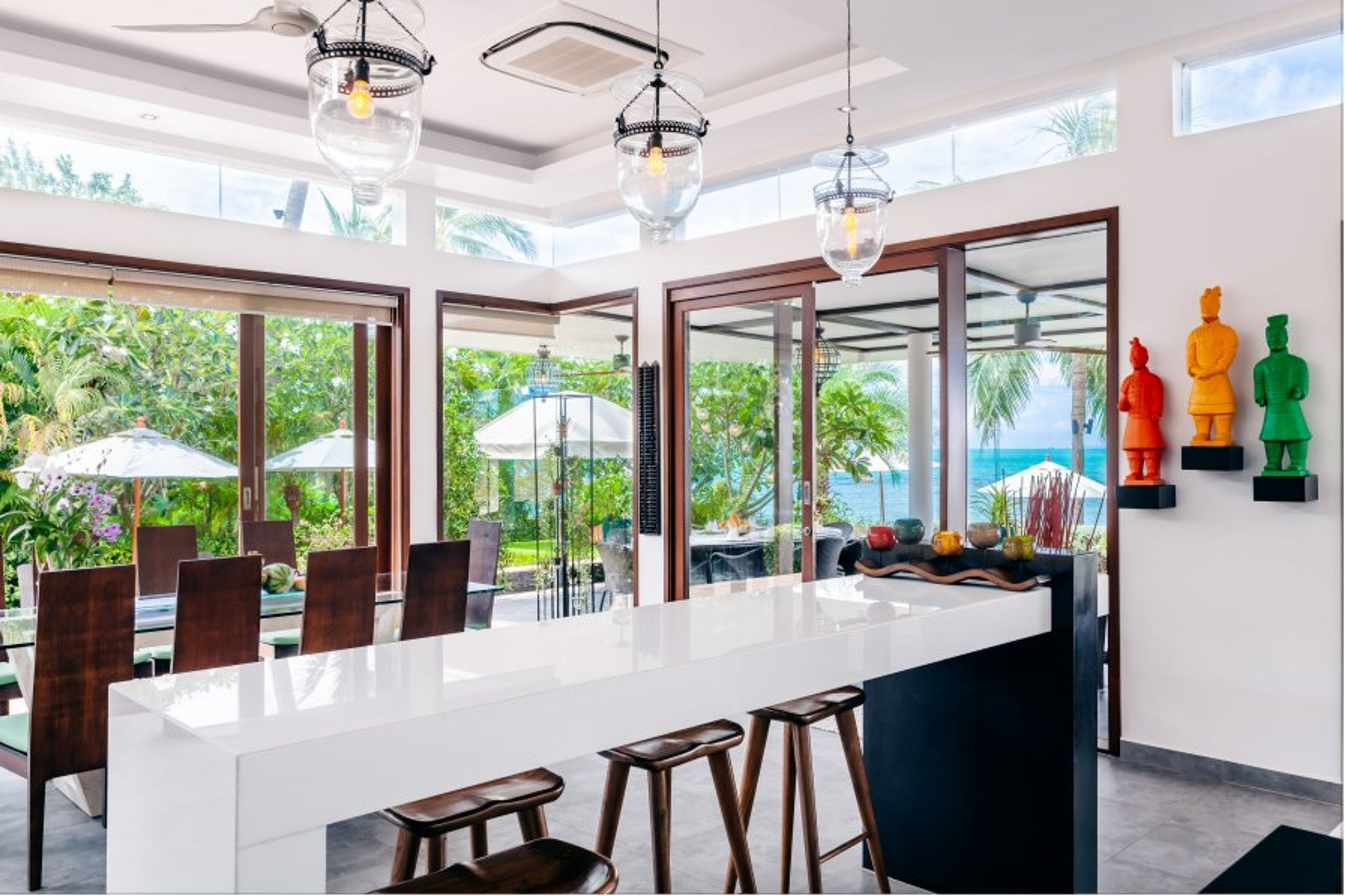 Indoor dining area with seaview