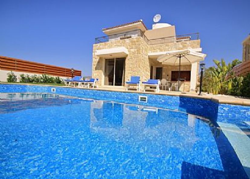 Villa in Coral Bay Centre, Cyprus: Pool Area