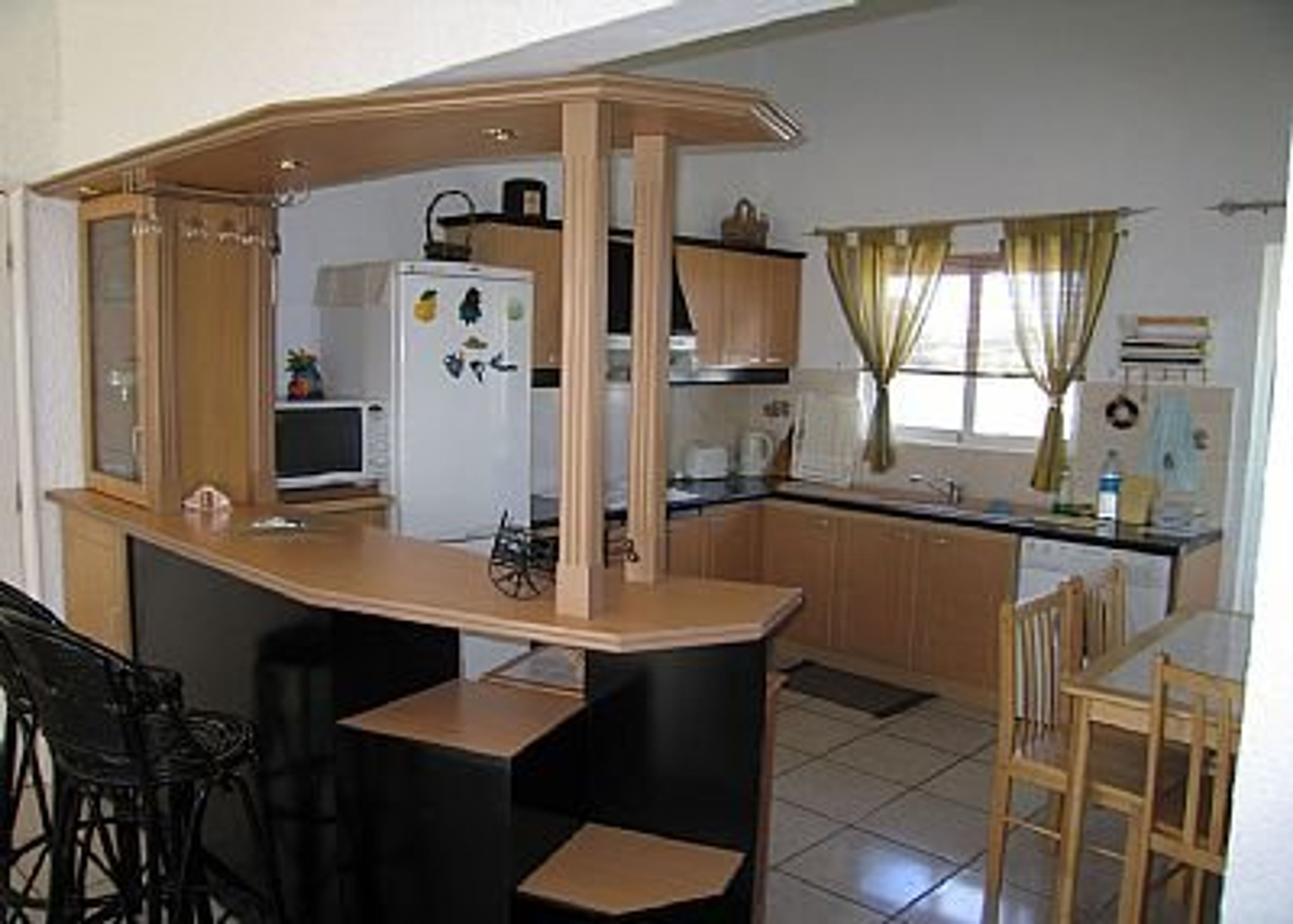 Kitchen breakfast area area