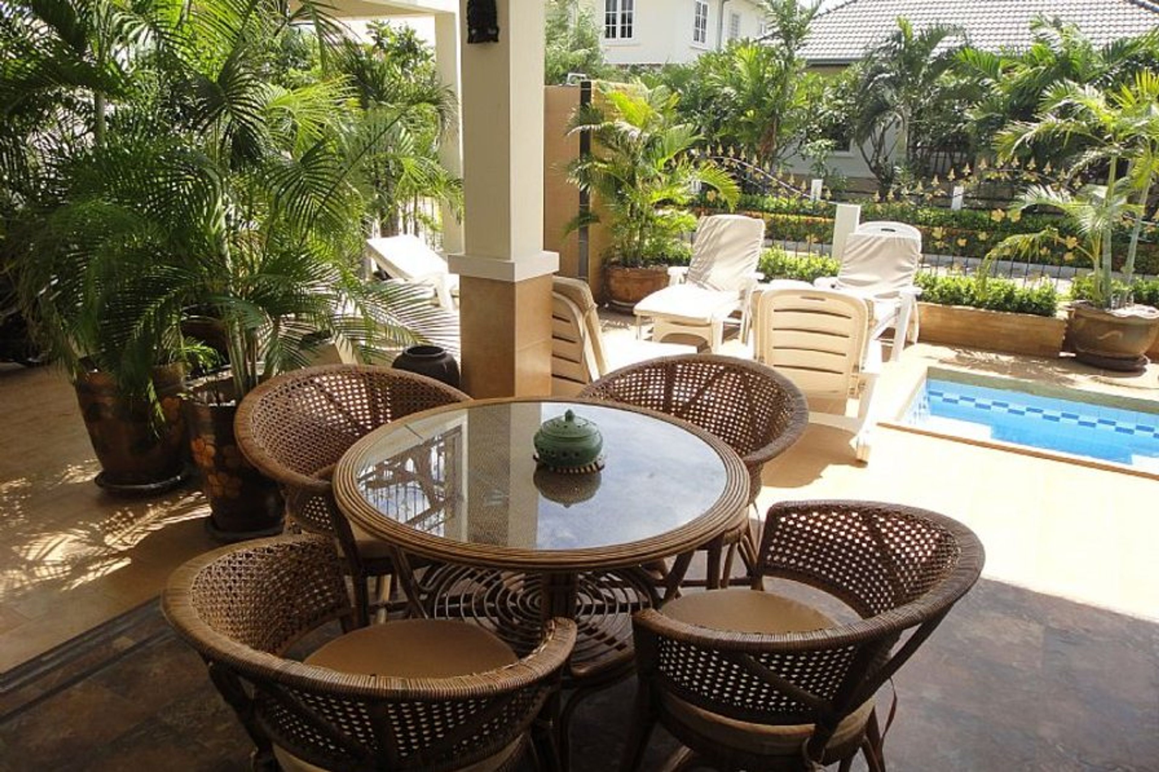 Dining near the pool