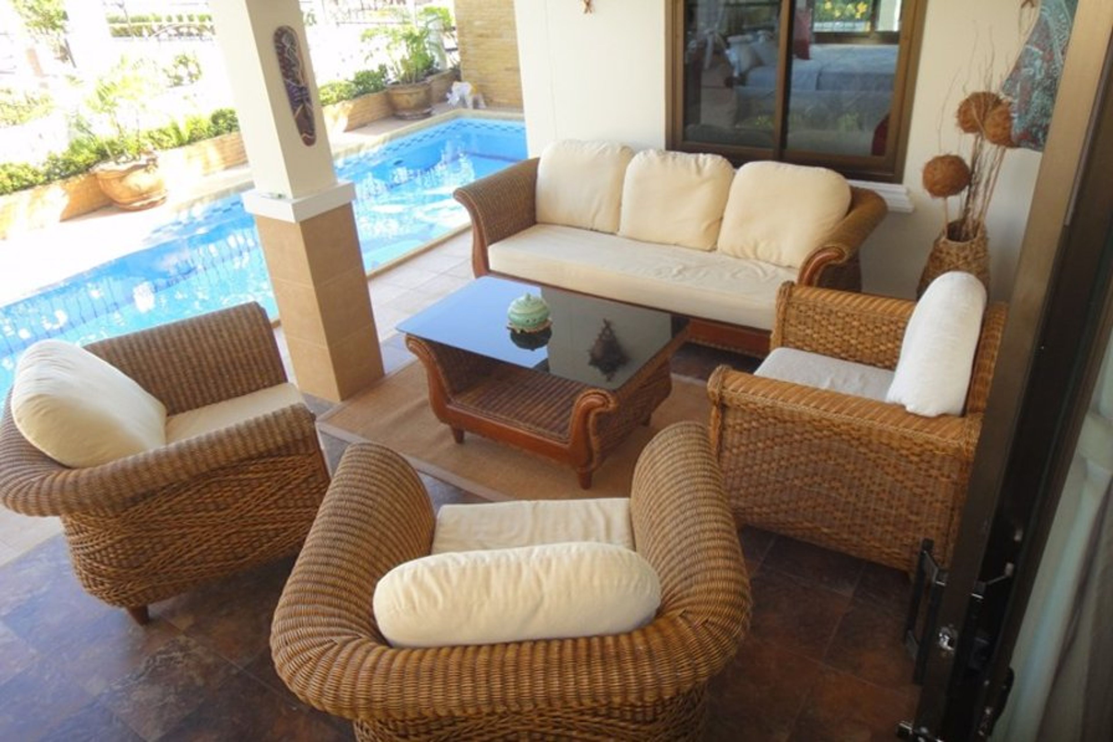 Relaxation area near pool