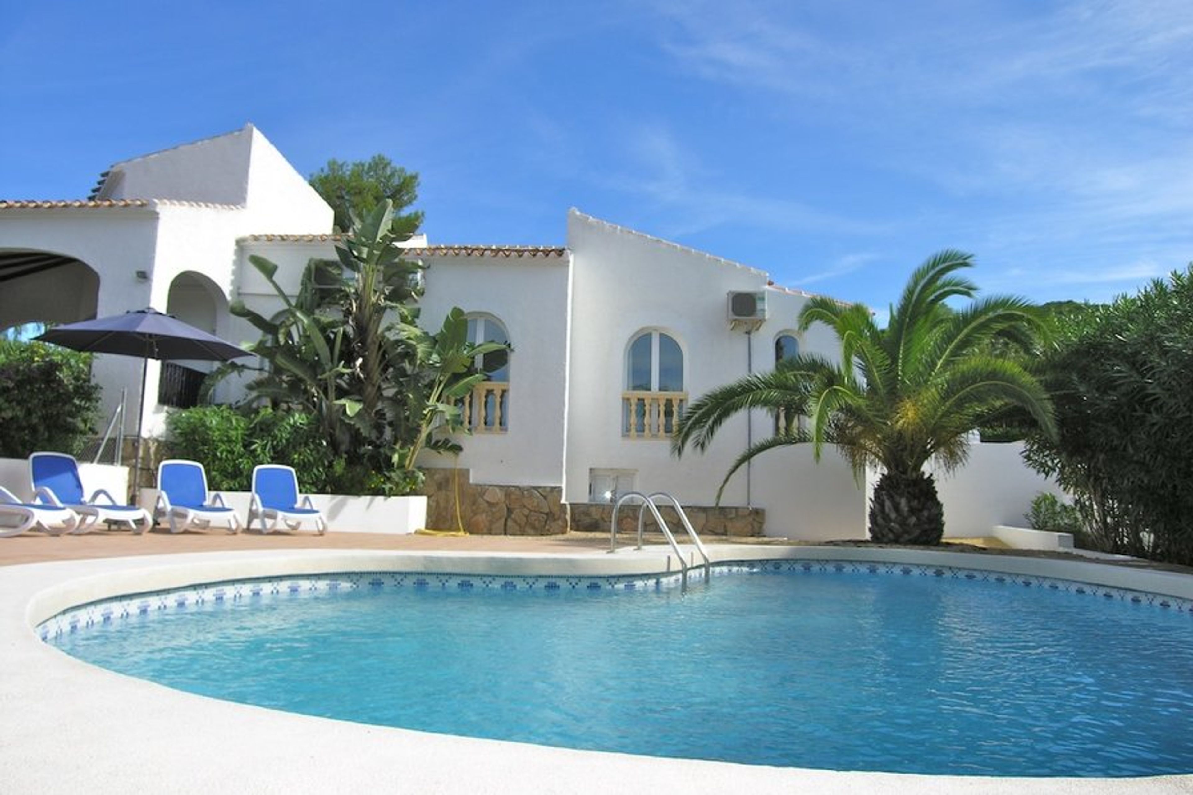 Villa Palmera-Javea. Beautiful, sleeps 8-10. Private pool. Free WIFI.
