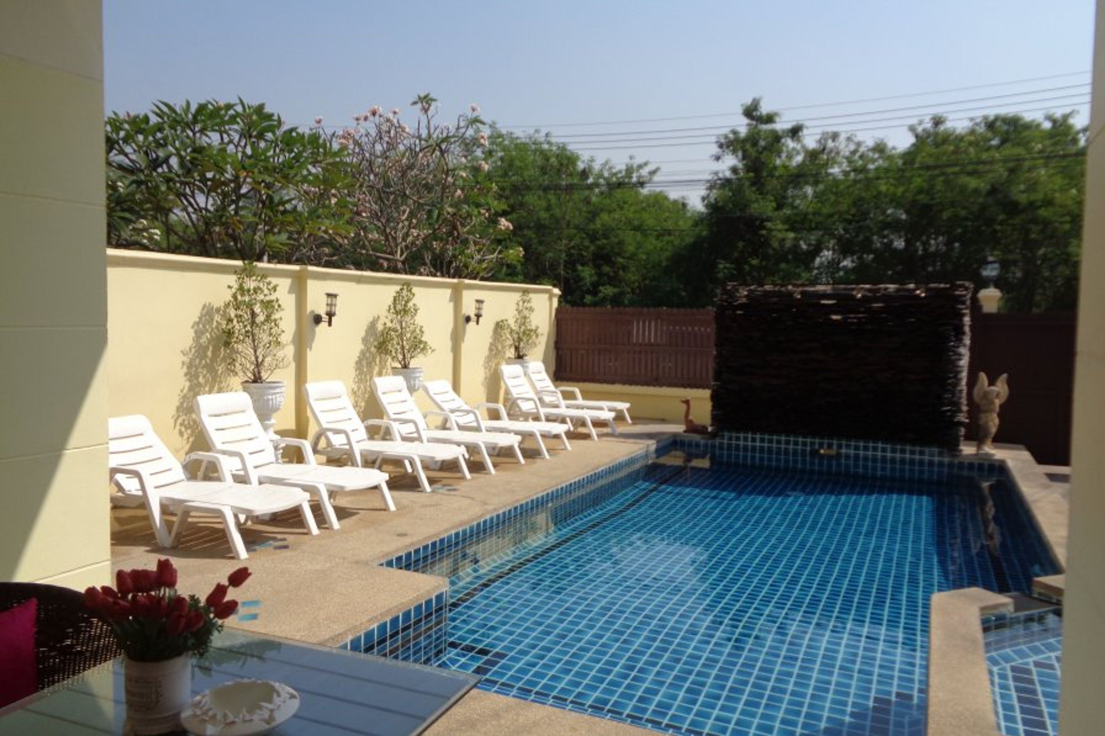 South Facing Sun All Day Private Pool