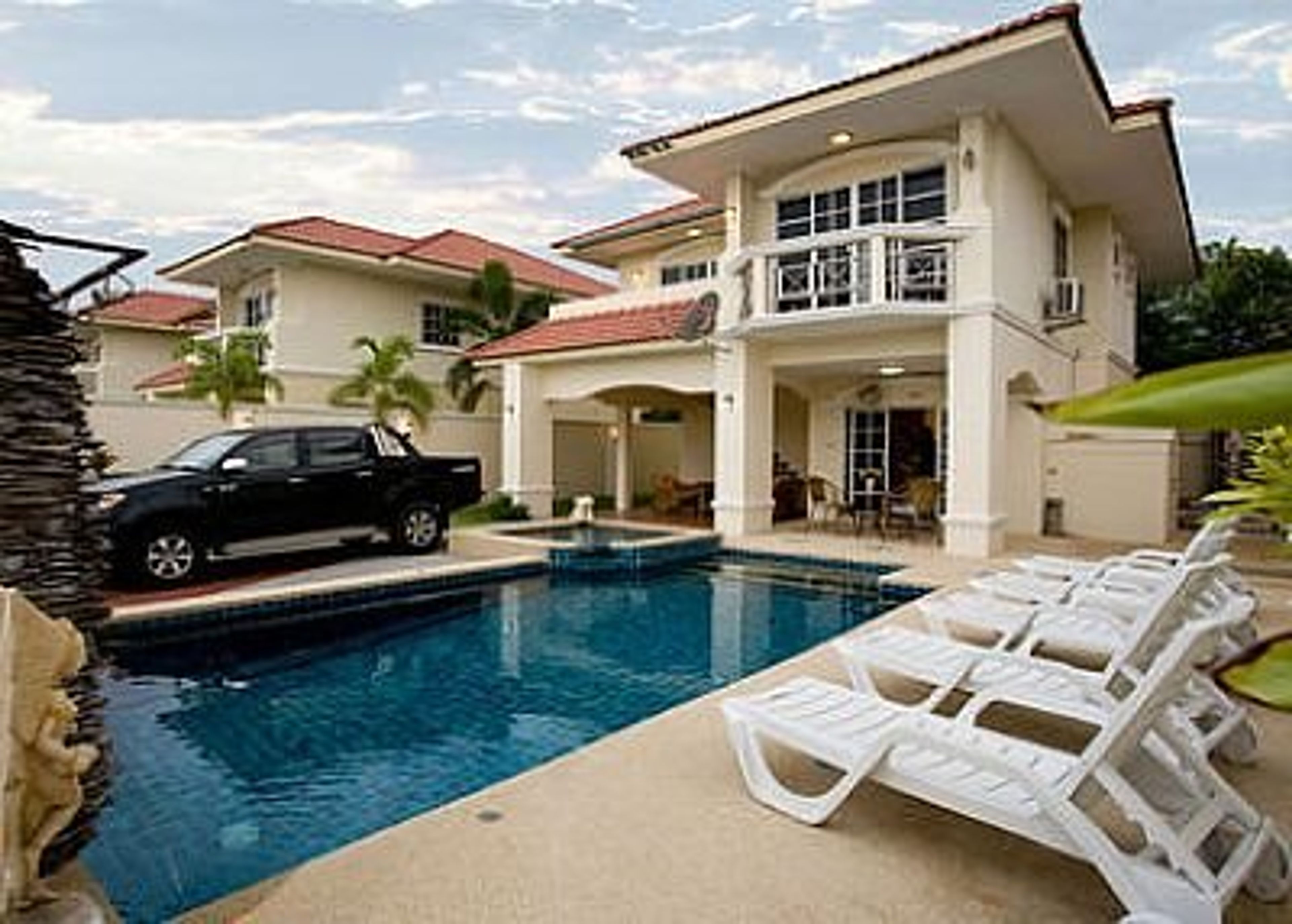 4 Bedroom Villa with Private Pool