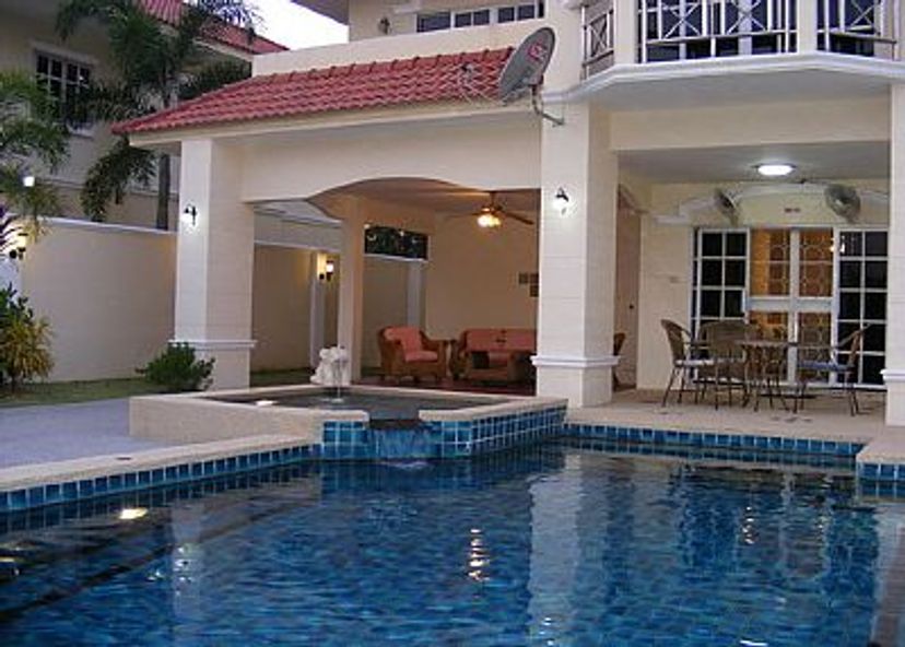 Villa in Jomtien, Pattaya: Outside Private Pool Area